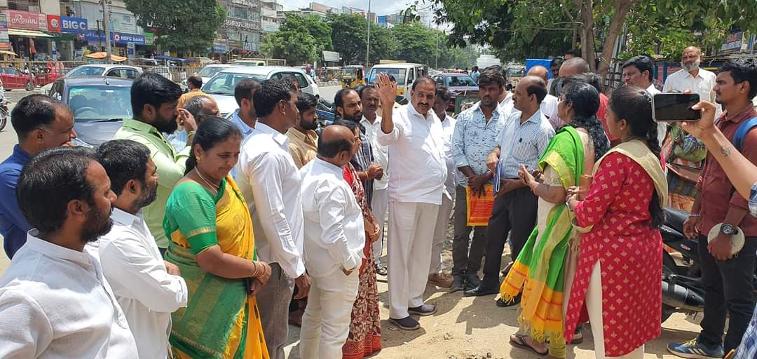 చందానగర్ డివిజన్ పరిధిలోని చందానగర్ లో విజేత సూపర్ మార్కెట్