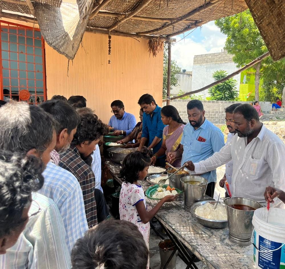 సాయిబాబా ఆలయంలో గురువారం సందర్భంగా కార్పొరేటర్  ప్రత్యేక పూజా కార్యక్రమం