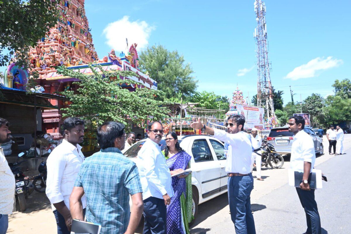 ప్రధాన కేంద్రాల వద్ద సూచికలు, వేగ నిరోధకాలు ఏర్పాట్లకు చర్యలు