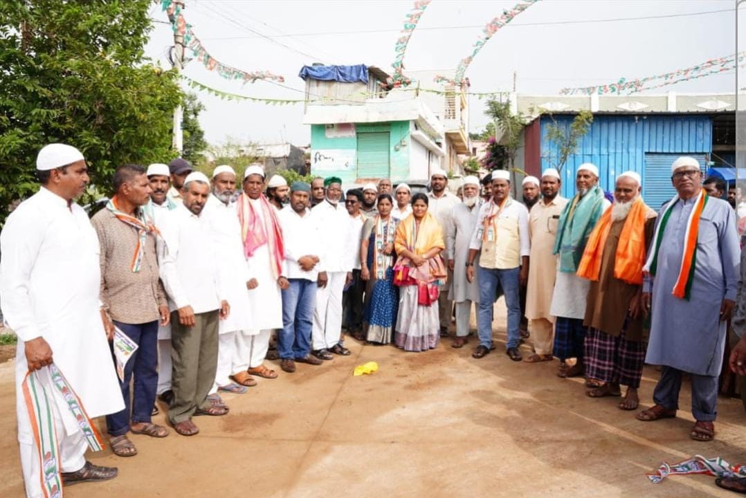 శంకర్‌పల్లి లో పతి గెలుపు కోసం సతి సాహస ప్రచారం