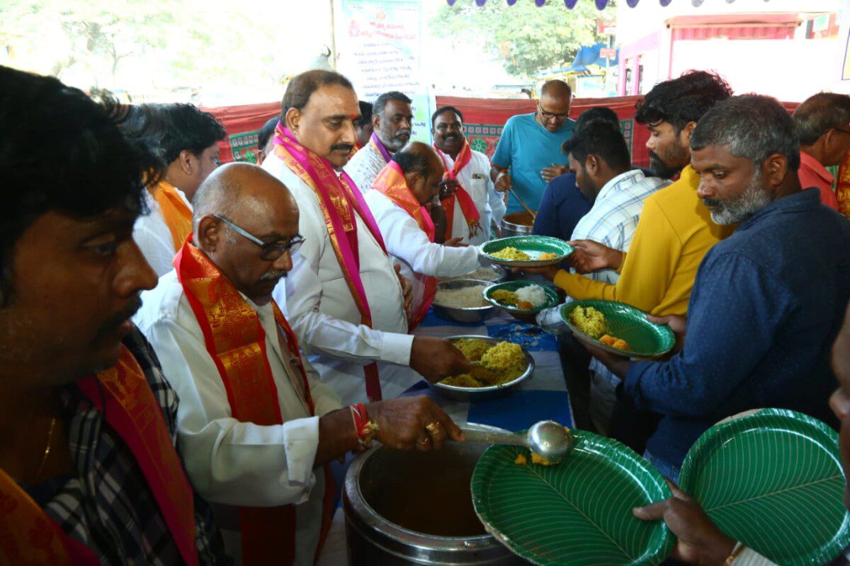 చందానగర్ డివిజన్ పరిధిలోని చందానగర్ లో ఆర్య వైశ్య అమావాస్య అన్నదానం