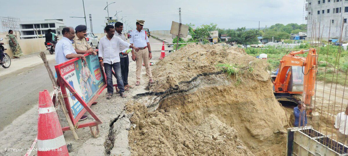 రోడ్డు మరమ్మత్తు పనులను పరిశీలించిన రాజేంద్రనగర్ ట్రాఫిక్ ఏసీపీ బాలాజీ