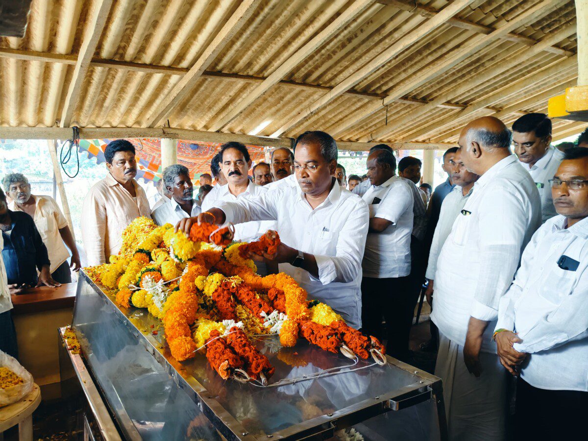 టీడీపీ సీనియర్ నేత విజయబాబు  కి మాతృవియోగం.