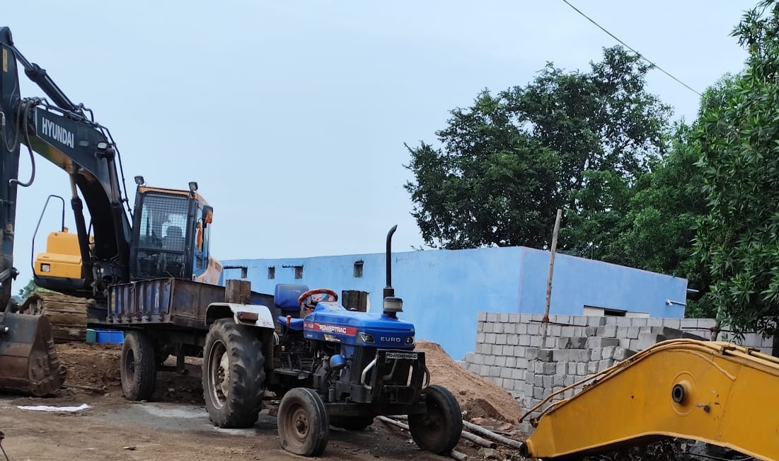 అక్రమ నిర్మాణాలు ఆపివెయ్యాలి