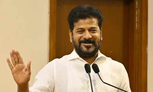 సీఎం రేవంత్‌ సొంత గ్రామానికి దసరా కానుకలు