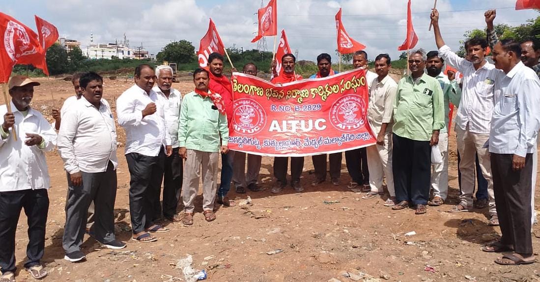 ముందు ఇక్కడి కార్మికులకు తరువాత ఇతరులకు కేటాయించండి.