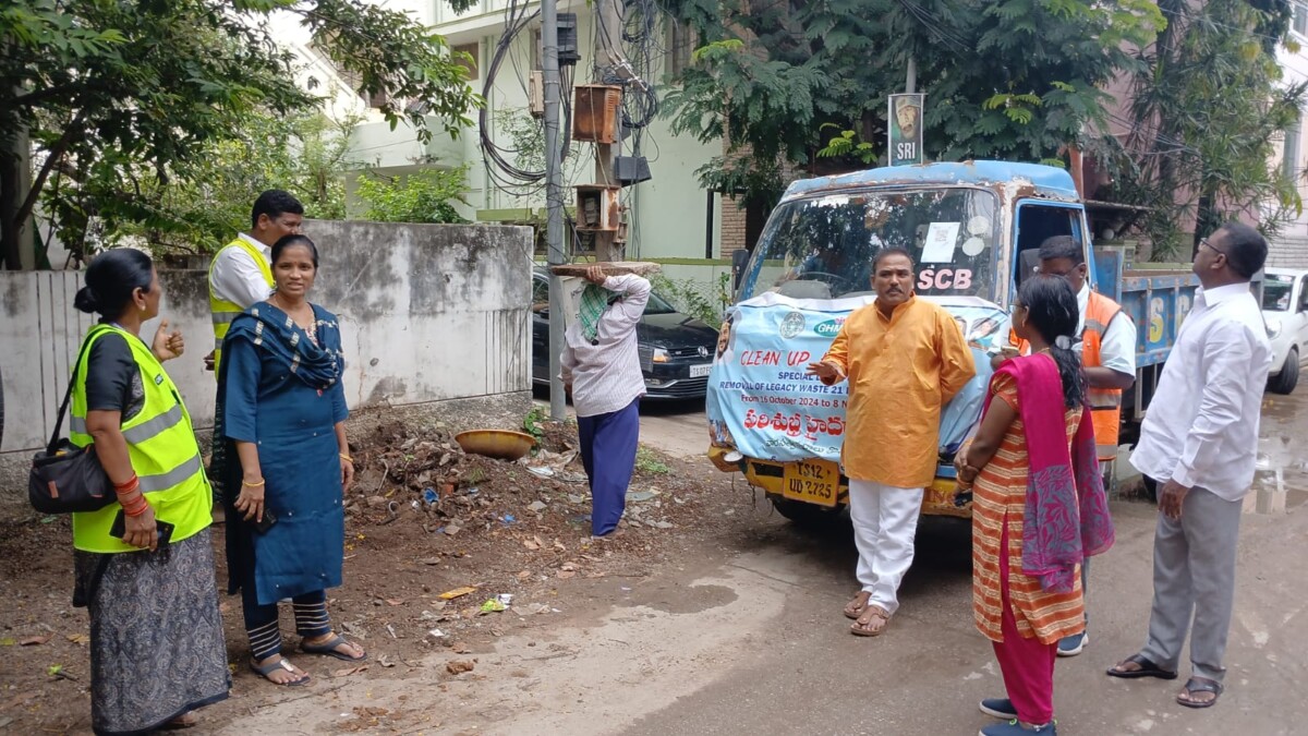 పరిశుభ్ర హైదరాబాద్ కార్యక్రమంలో పాల్గొన్న బిజెపి కార్పొరేటర్ శ్రావణ్