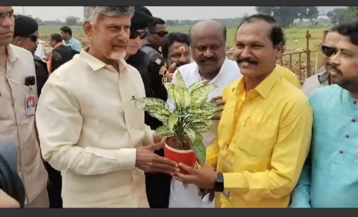 సీఎం చంద్ర బాబును కలిసిన కార్పొరేటర్ రౌతు శ్రీనివాస్ రావు