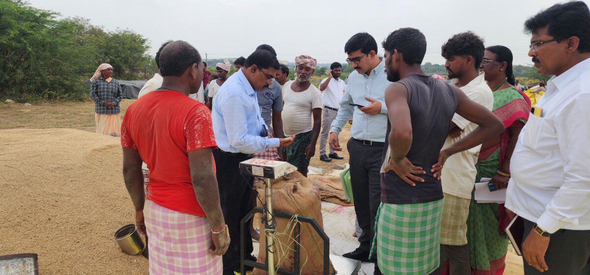 ఫోన్ చేసి తెలుసుకున్న పౌర సరఫరాల శాఖ డైరెక్టర్ వి.ఎస్.ఎన్.వి. ప్రసాద్