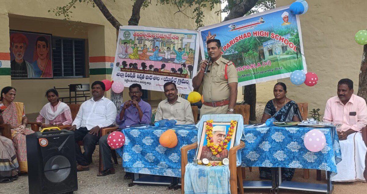 భావి భారత నిర్మాతలు విద్యార్థులే