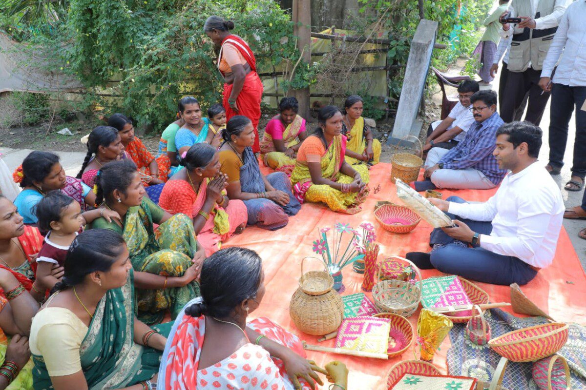 స్వయం సహాయక సంఘాల మహిళలు వ్యాపారవేత్తలుగా ఆలోచించాలి..