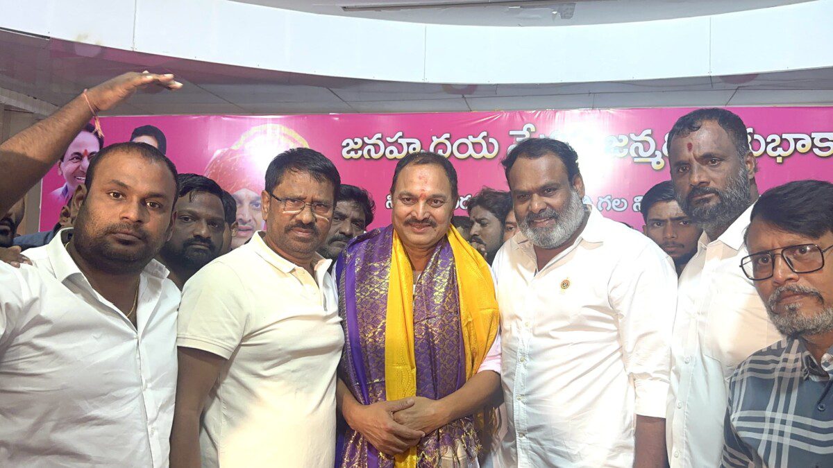 బండారి లక్ష్మారెడ్డి కి జన్మదిన శుభాకాంక్షలు తెలియజేసిన రాగిడి