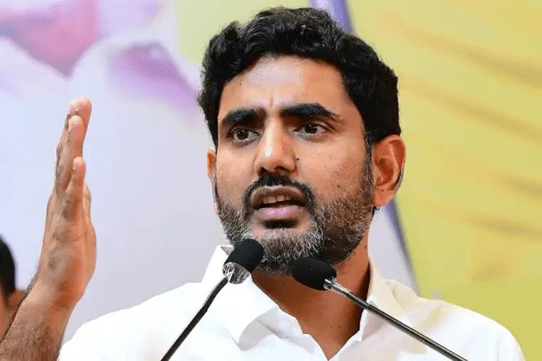 వాలంటీర్లు ఉద్యోగాల్లోనే లేరు – లోకేశ్