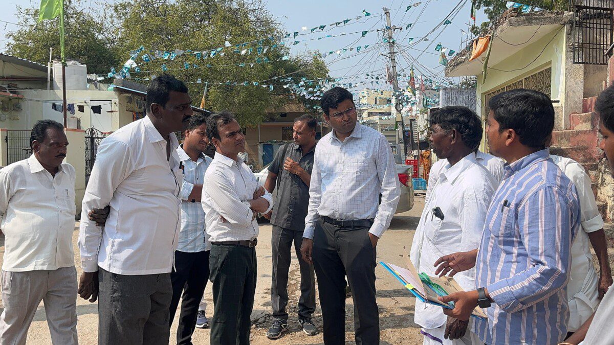 మున్సిపల్‌ పరిధిలో జరుగుతున్న అభివృద్ధి పనులను వేగవంతంగా పూర్తి చేయాలి