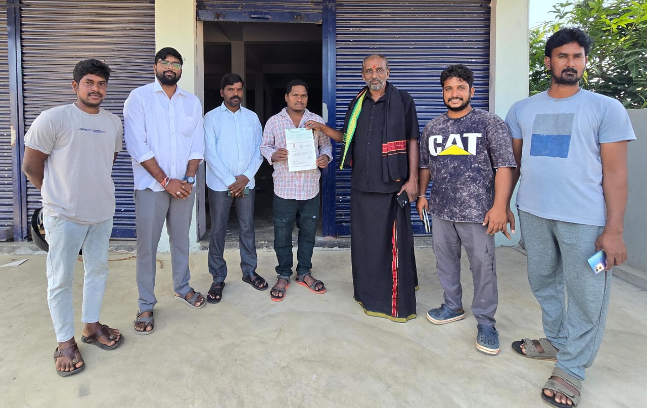 సీఎం రిలీఫ్ ఫండ్ చెక్కును అందచేసిన తాండ్ర
