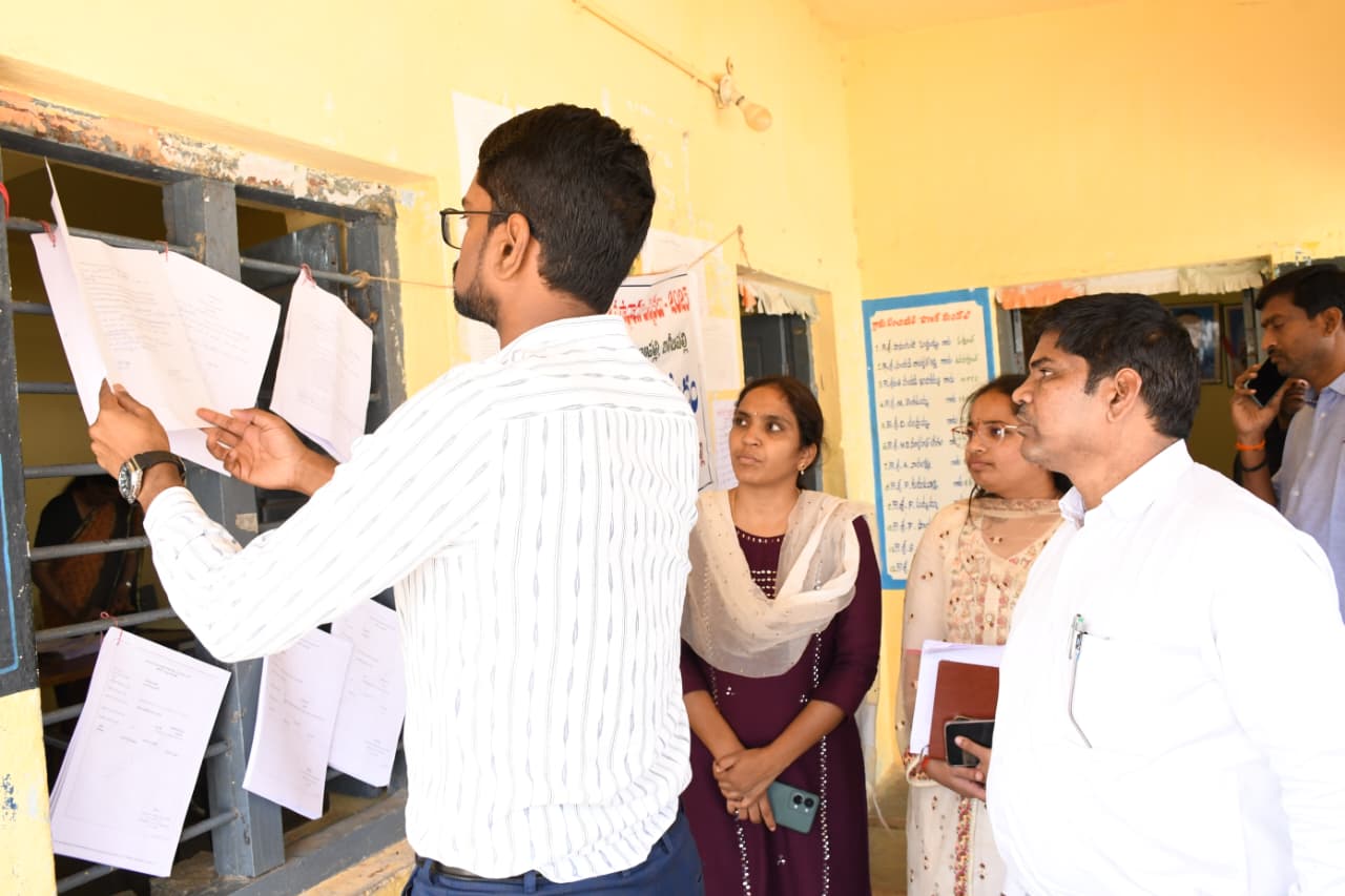 జిల్లాలో మొదటి దశ గ్రామ పంచాయితీ నామినేషన్ స్వీకరణ
