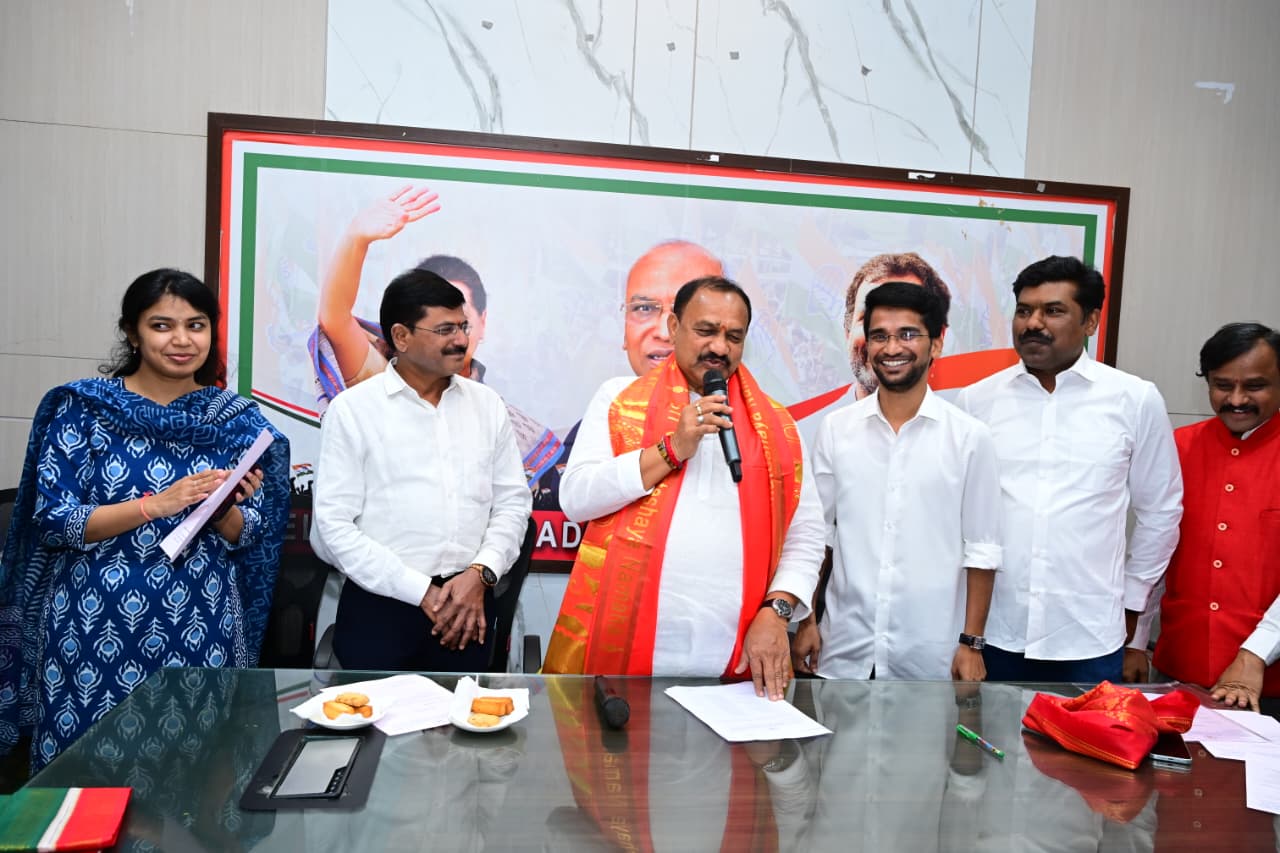 టీపీసీసీ డాక్టర్ సెల్ రాష్ట్ర, జిల్లా స్థాయి కమిటీలను పీసీసీ చీఫ్ మహేష్ గౌడ్ ప్రకటించారు.