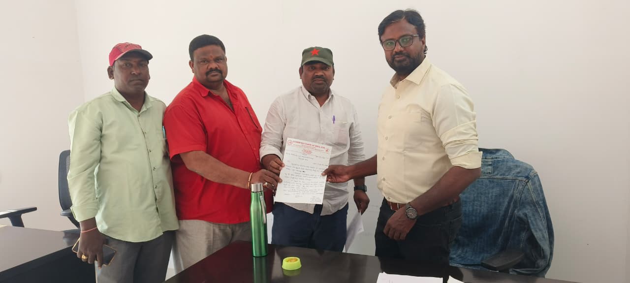 దేవేందర్ నగర్ డబల్ బెడ్ రూమ్ భూమిని కాపాడండి.సిపిఐ నేతల వినతి.