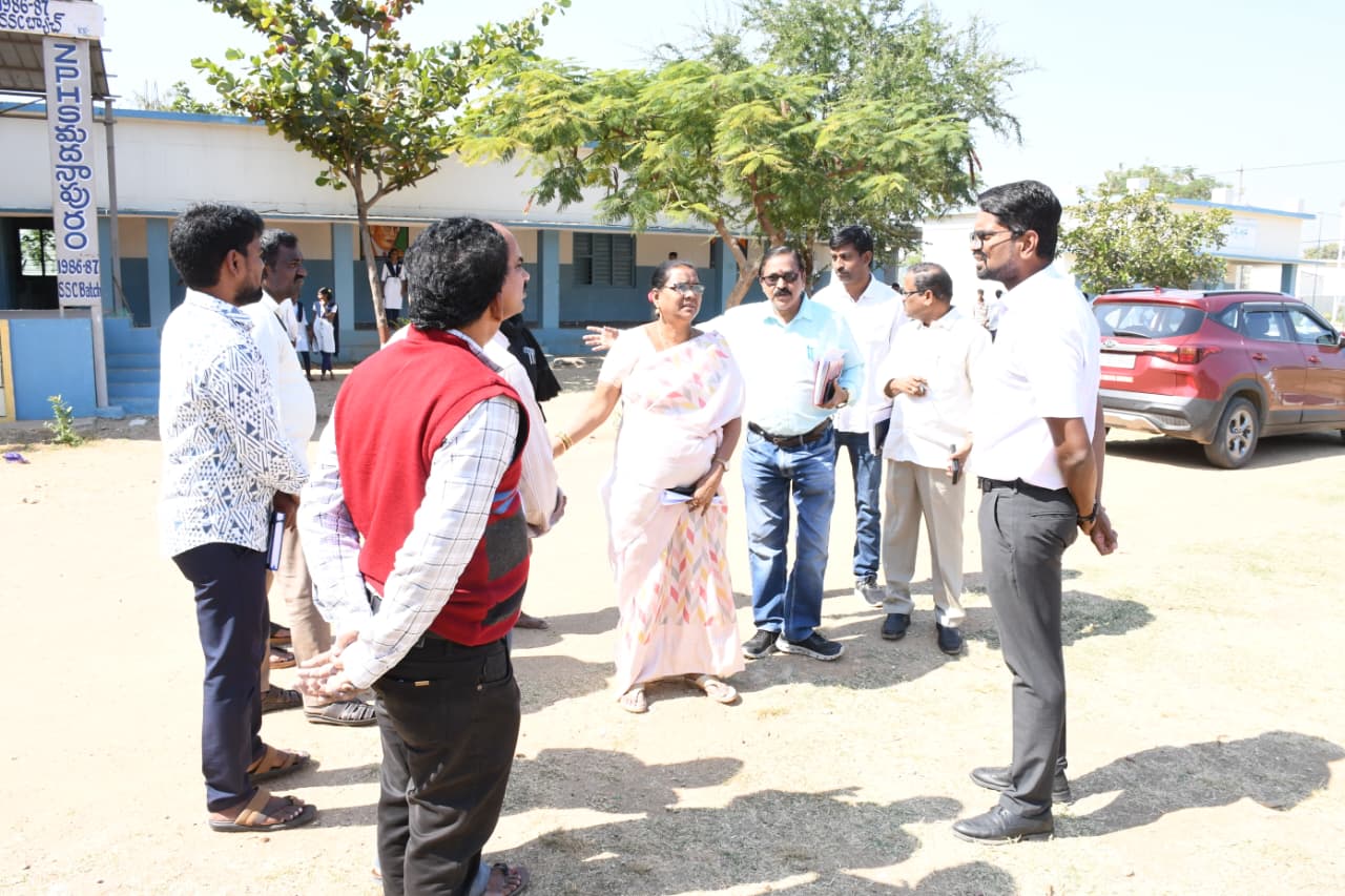 రెండో*విడత పంచాయతీ ఎన్నికల నిర్వహణకు పోలింగ్