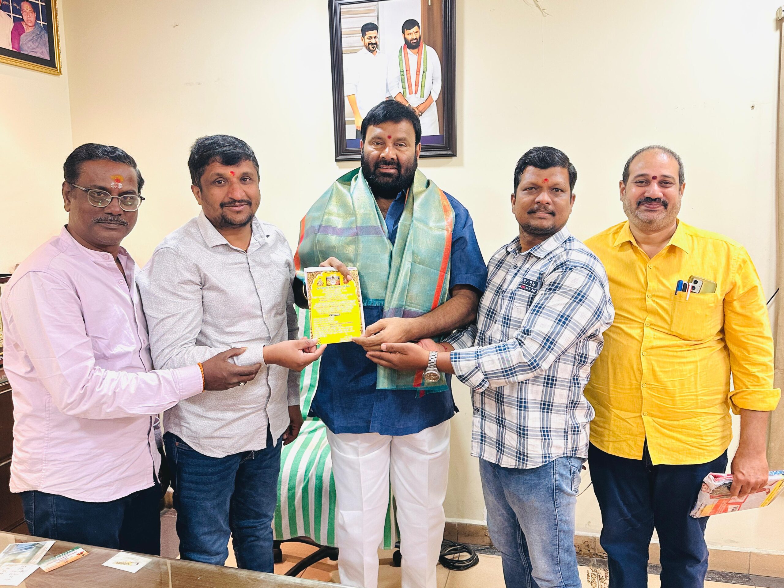 మాజీ ఎమ్మెల్యే కూన శ్రీశైలం గౌడ్ , కెకెఎం ట్రస్ట్ చైర్మన్ కూన శ్రీనివాస్ గౌడ్