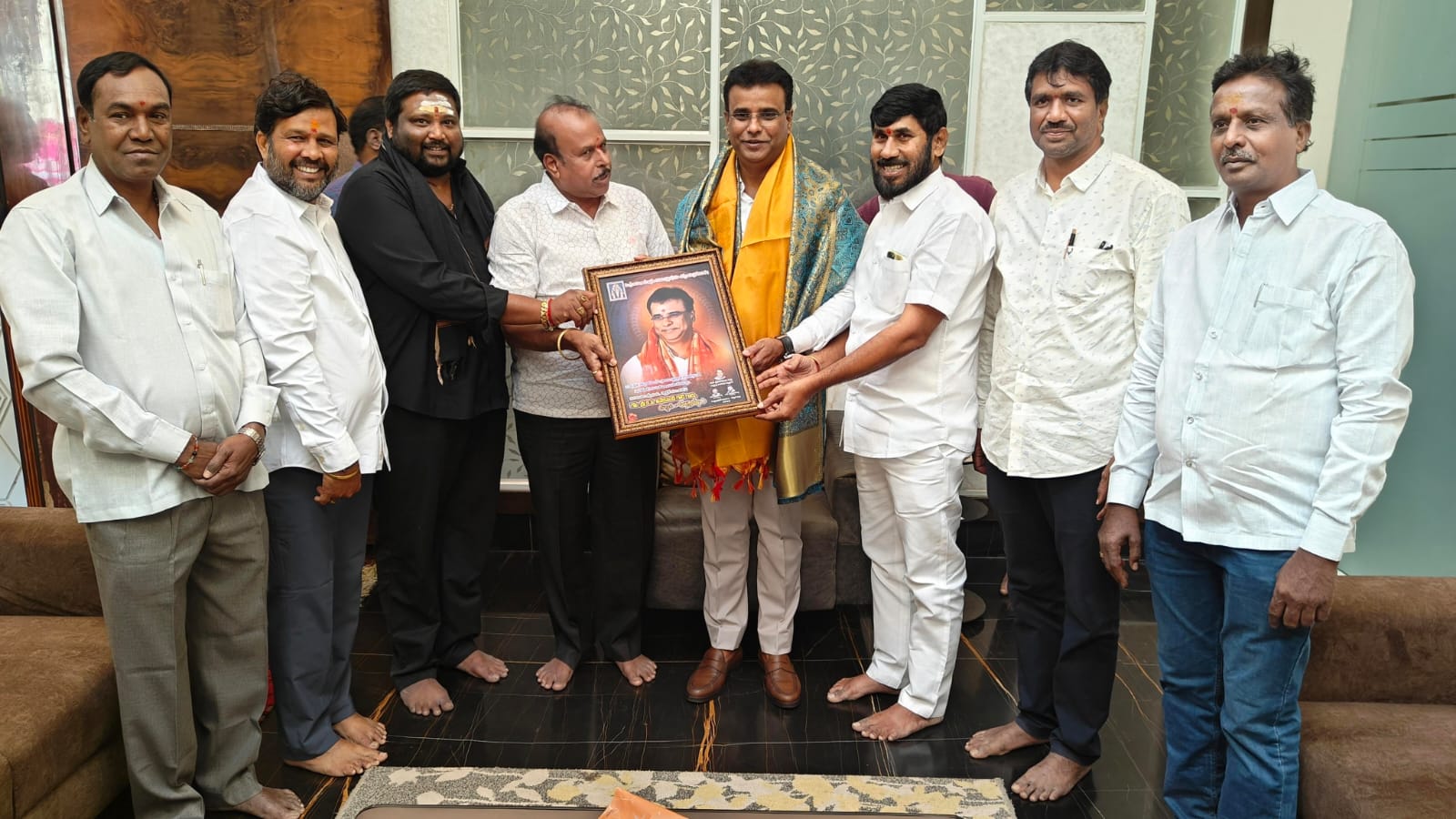 ప్రజా సమస్యల పరిష్కారంగా ప్రతినిత్యం ప్రజలకు అందుబాటు