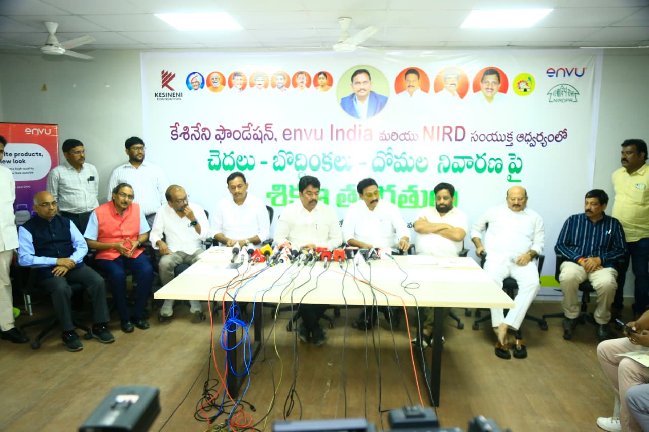గ‌తంలో ఏ ఎంపీ ఎస్.హెచ్.జి మ‌హిళ‌ల‌కు నైపుణ్యాభివృద్ధి శిక్ష‌ణ ఇప్పించ‌లేదు