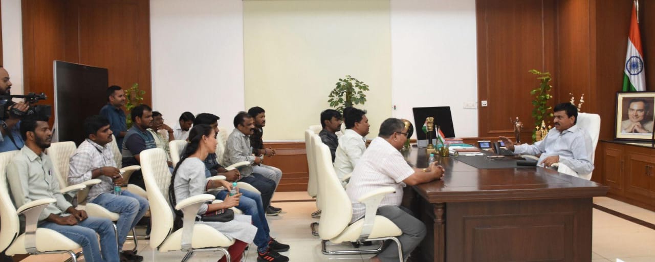 ప్రభుత్వ పరంగా అక్రిడిటేషన్ కార్డులపై వివరణ : మంత్రి పొంగులేటి