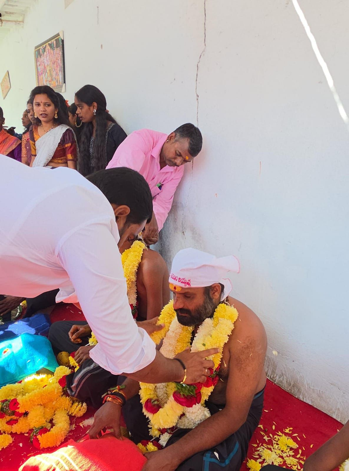 అయ్యప్ప ఇరుముడి కార్యక్రమంలో పాల్గొన్న కుత్బుల్లాపూర్ నియోజకవర్గ బీఆర్ఎస్ నాయకులు శంభీపూర్ క్రిష్ణ