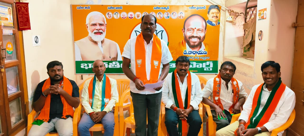 వ్యవసాయానికి అండగా నిలిచేదే విభి జి రామ్ జీ చట్టంబిజెపి జిల్లా ప్రధాన కార్యదర్శిలు శ్రీనివాస్ గౌడ్, పెద్దిరాజు