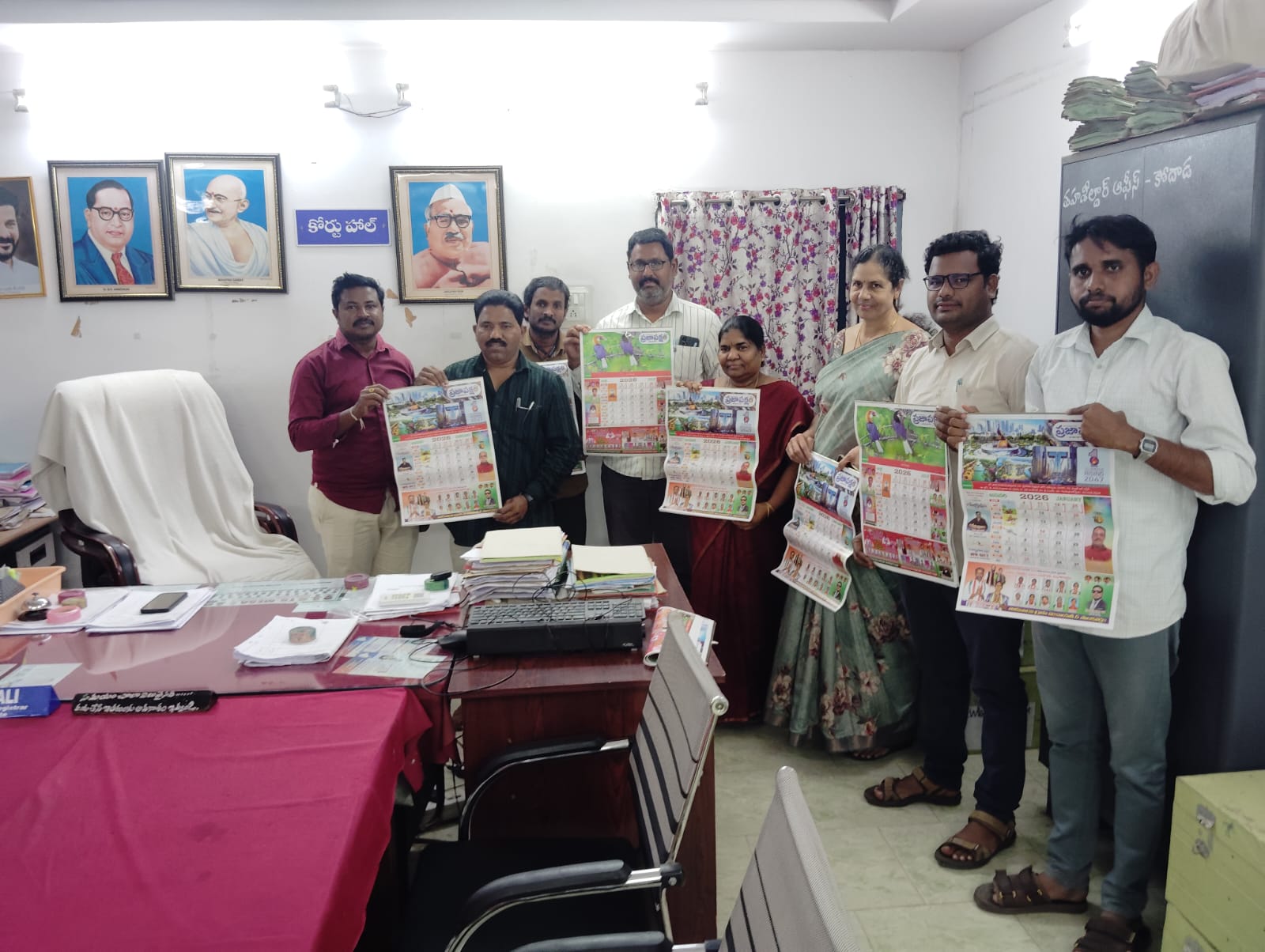 ప్రజా పక్షం దినపత్రిక క్యాలెండర్ ఆవిష్కరించిన ఎమ్మార్వో వాజిద్ అలీ..