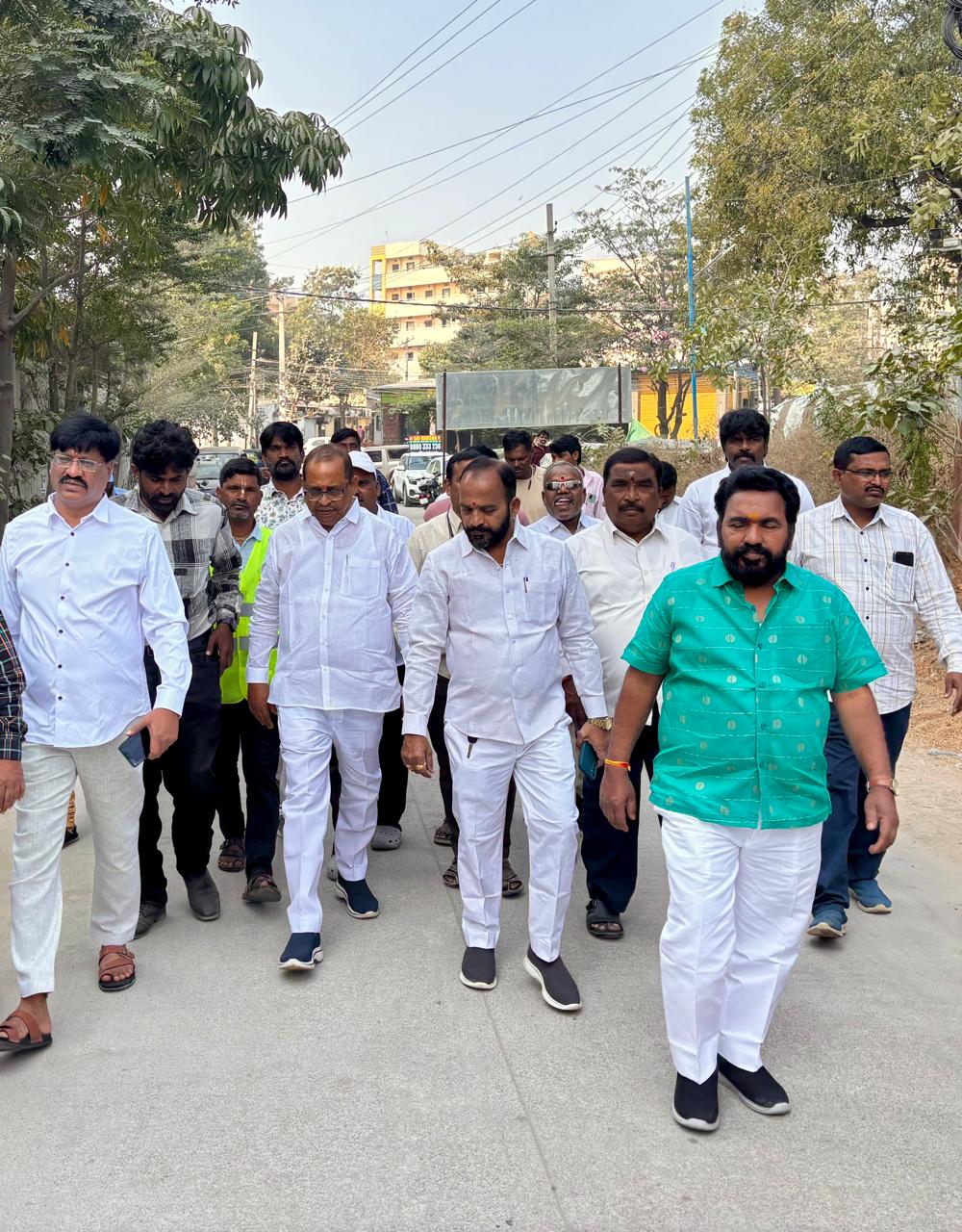 ఉజ్జయిని మహంకాళి నగర్ కాలనీ సమస్యలపై పాదయాత్ర చేసిన కార్పొరేటర్ వెంకటేష్ గౌడ్