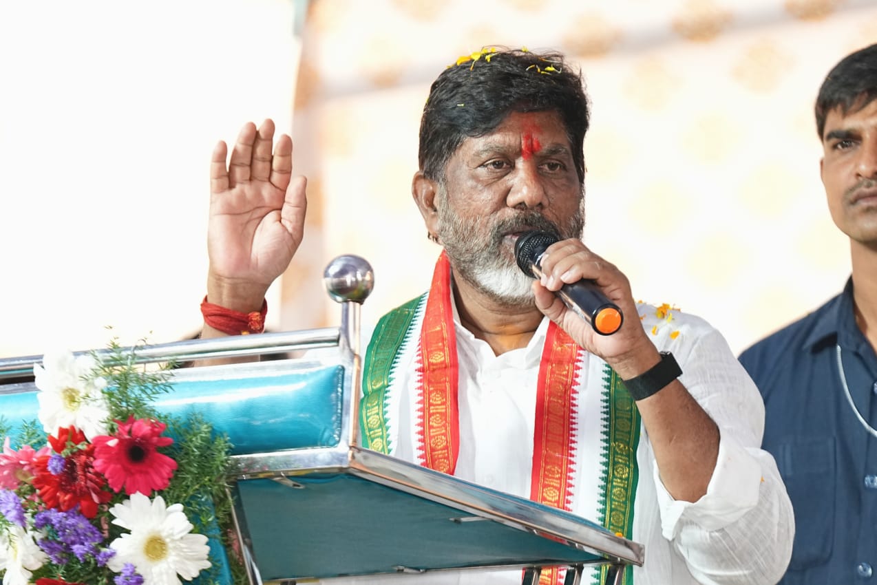 మధిర మున్సిపాలిటీ పరిధిలో అంబేద్కర్ సెంటర్ నుంచి శివాలయం