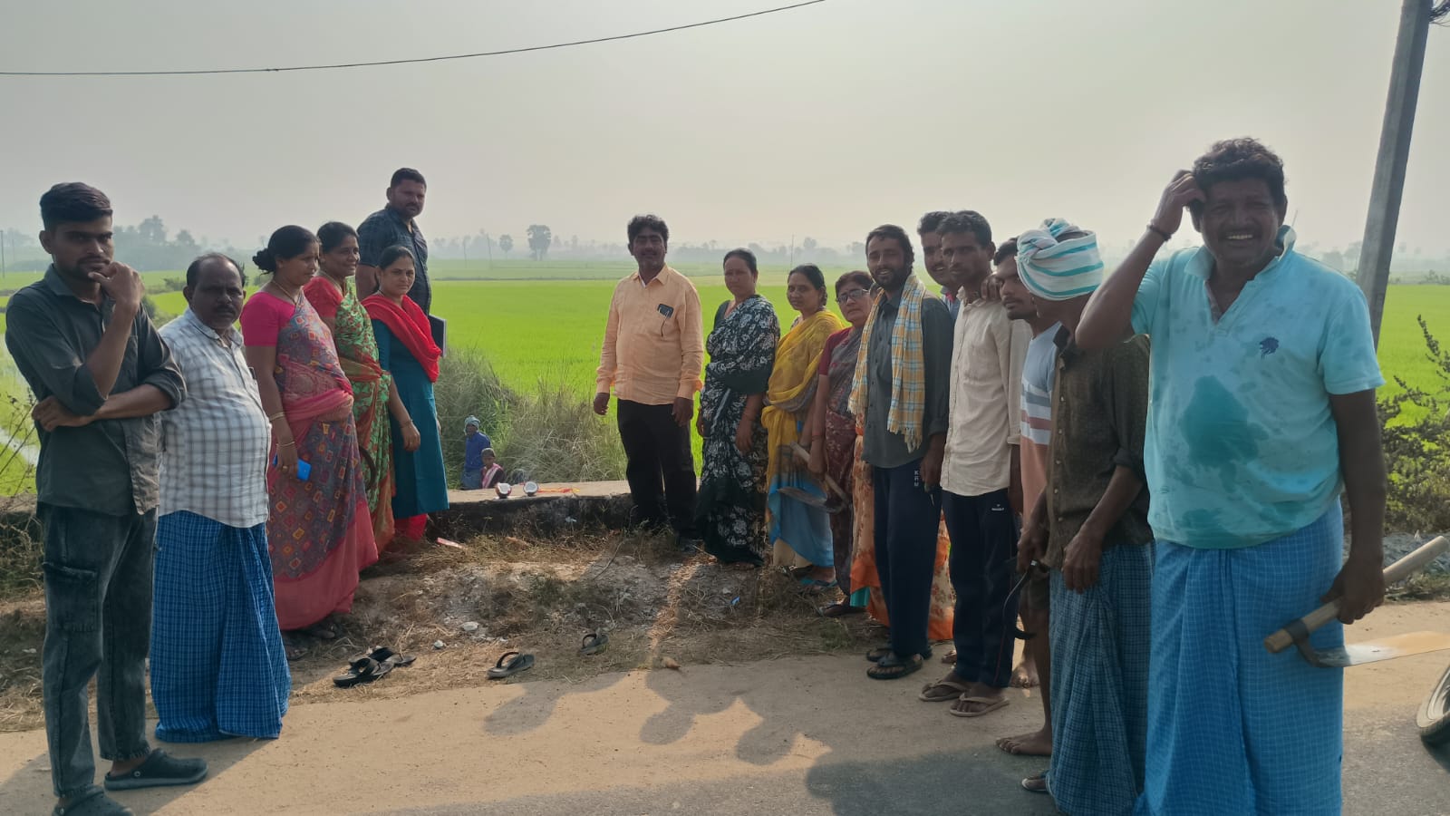 కొమ్ము బండ తండ లోఉపాధిహామీ పనులు ప్రారంభం.