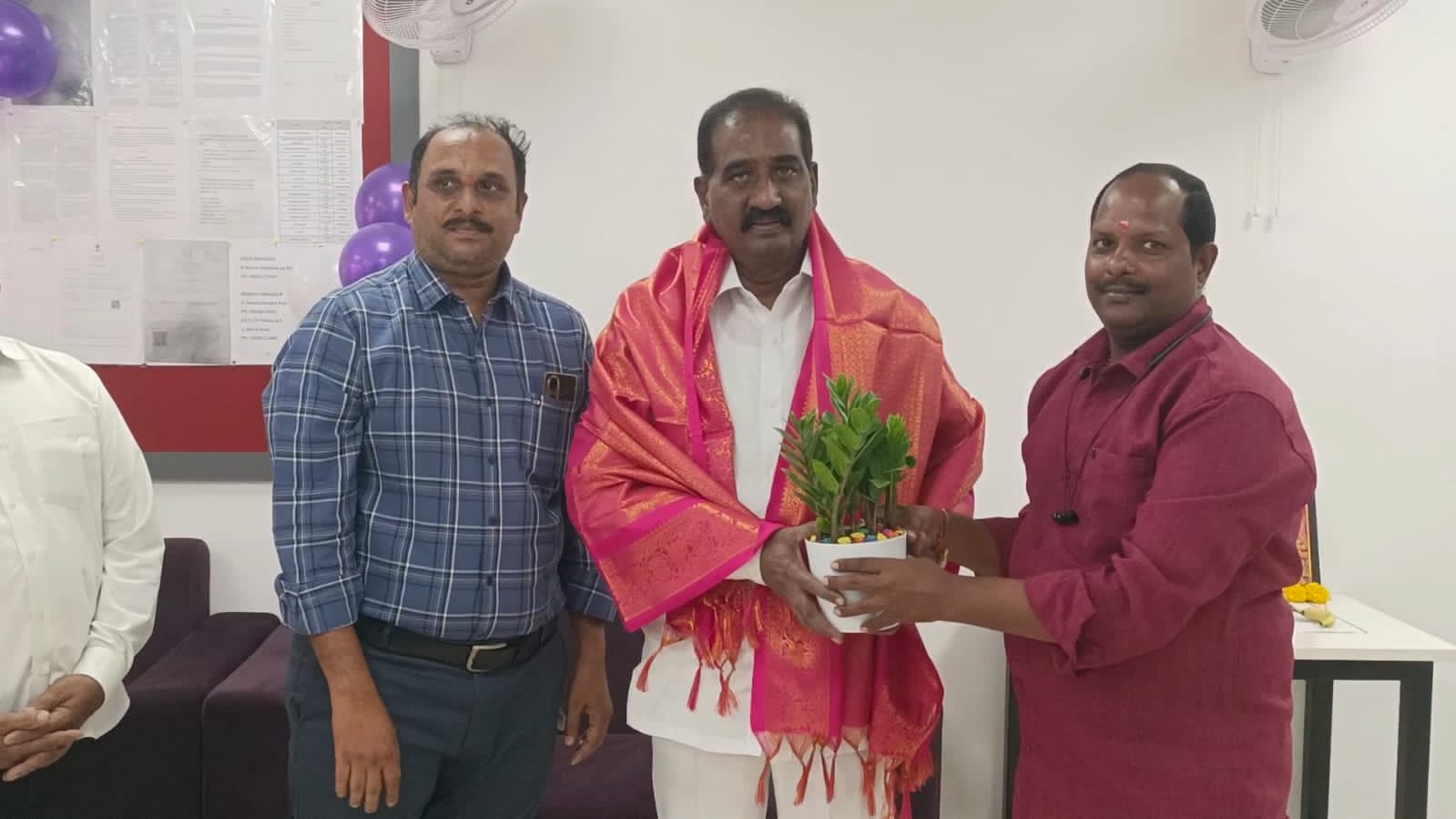 చిలకలూరిపేటలో కాప్రి గోల్డ్ లోన్స్ నూతన బ్రాంచ్ ప్రారంభం…