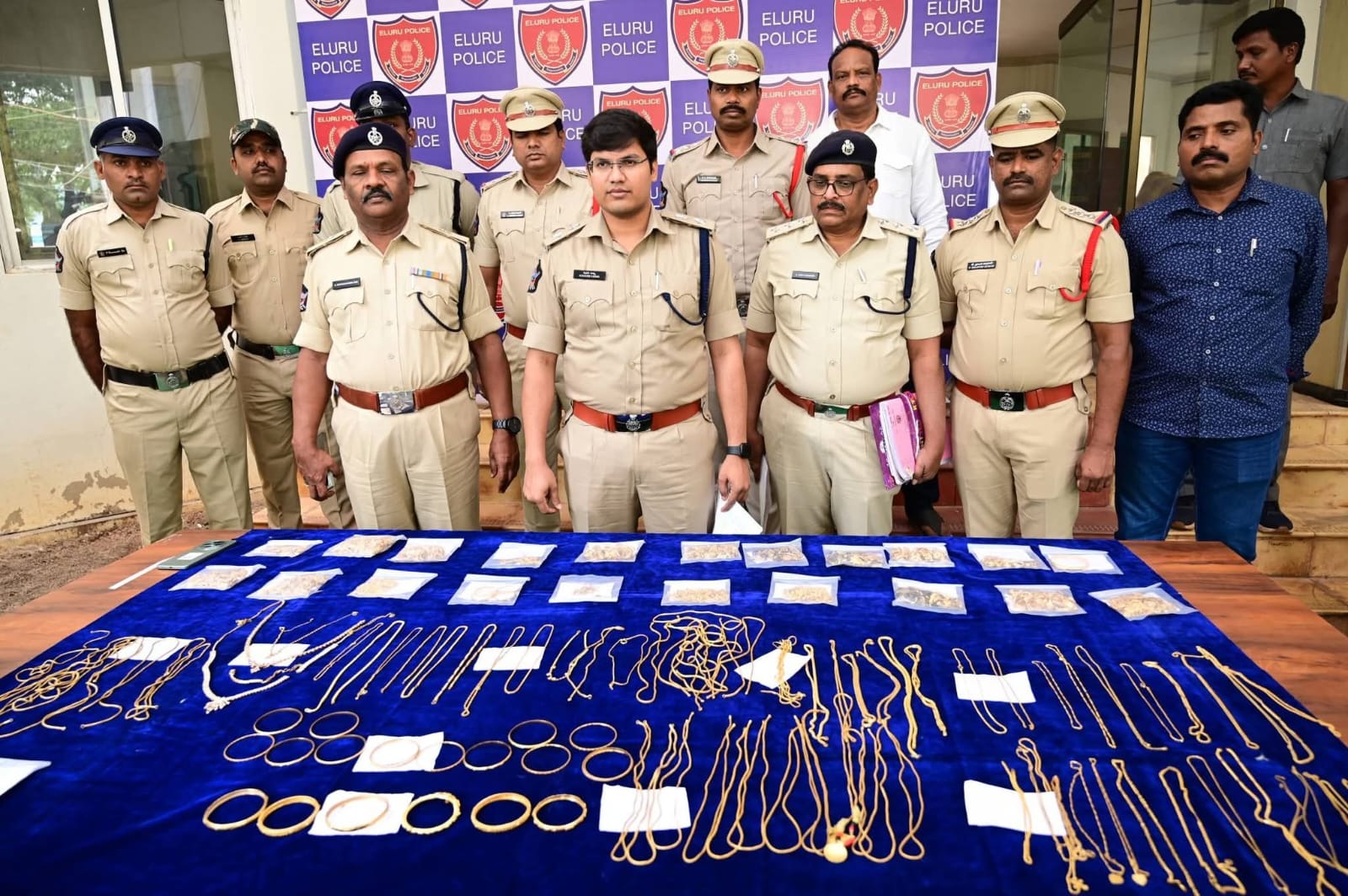 చింతలపూడి కనకదుర్గ గోల్డ్ ఫైనాన్స్ బంగారు చోరీ కేసు
