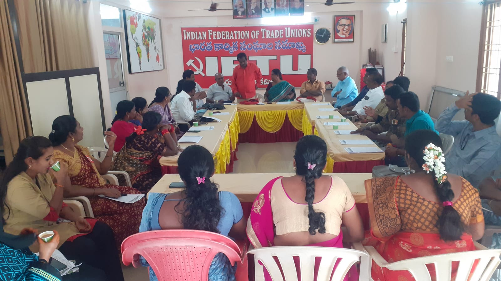 కాంట్రాక్ట్ ఉద్యోగుల జీతాలు పెంచాల్సిందే