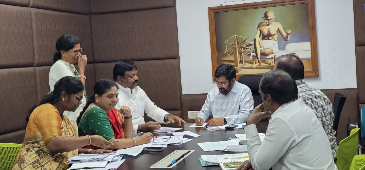 పాలు డివిజన్ తాగునీటి సమస్యపై HMWSSB ఎండీని కలిసిన కొలన్ హన్మంత్ రెడ్డి