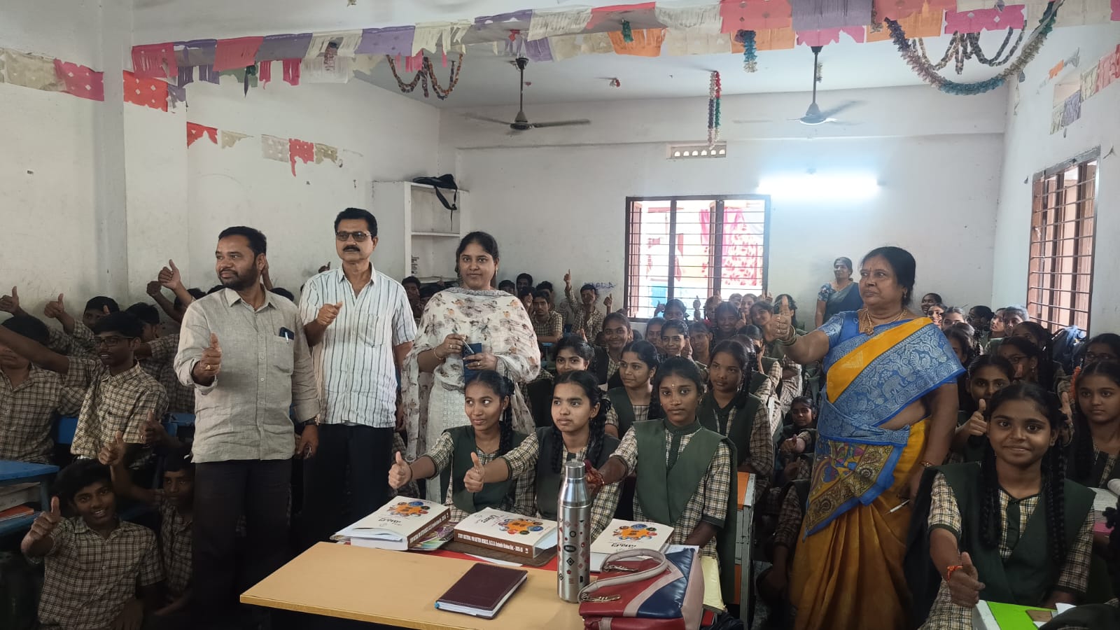 దళవాయి సుబ్బరాయయ్య స్కూల్ లో ఆకస్మిక తనిఖీలు