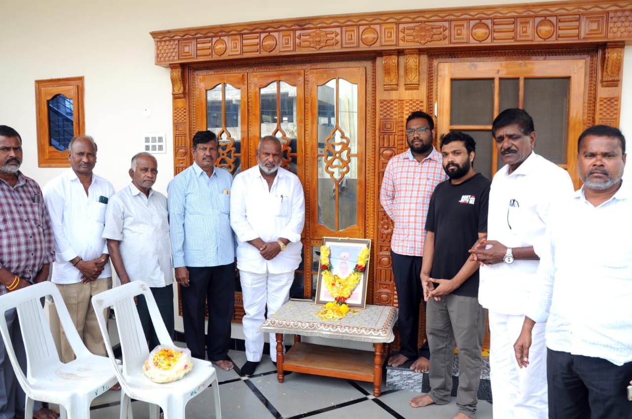 ఆదర్శప్రాయుడు చింతల వీరయ్య