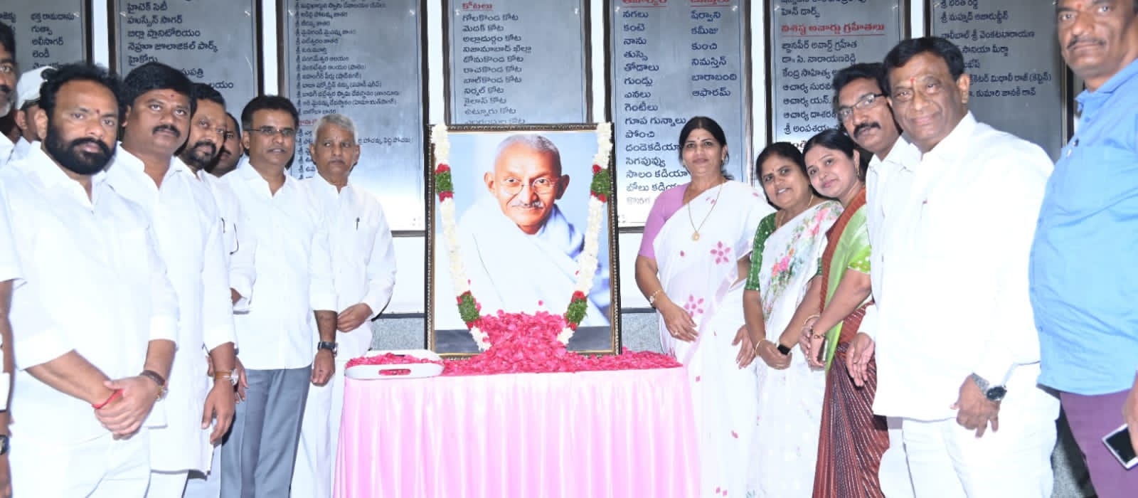 మహాత్ముడి అహింసా మార్గంలోనే తెలంగాణ రాష్ట్రాన్ని సాధించిన రాష్ట్ర సాధకులు
