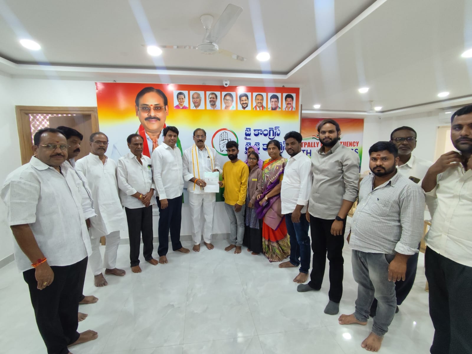160,000 రూపాయల ముఖ్యమంత్రి సహాయనిధి(సీఎంఆర్ఎఫ్) అందజేత