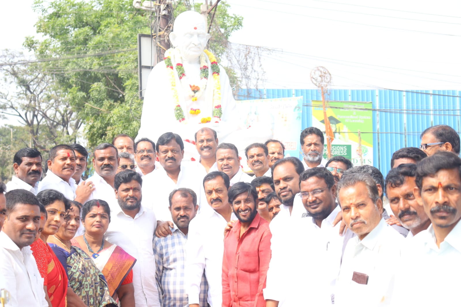 మహాత్మా గాంధీ వర్ధంతి సందర్భంగా ఘన నివాళులు……