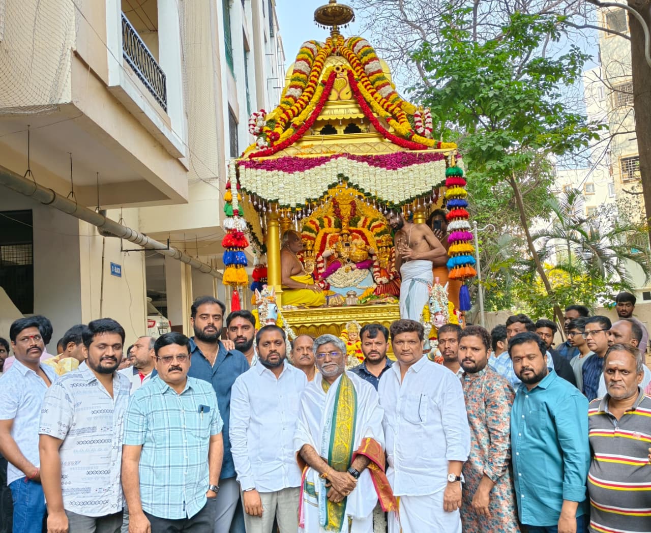 నిజాంపేట్ భవ్యాస్ ఆనందం 22వ బ్రహ్మోత్సవాల వేడుకలో పాల్గొన మాజీ డిప్యూటీ మేయర్