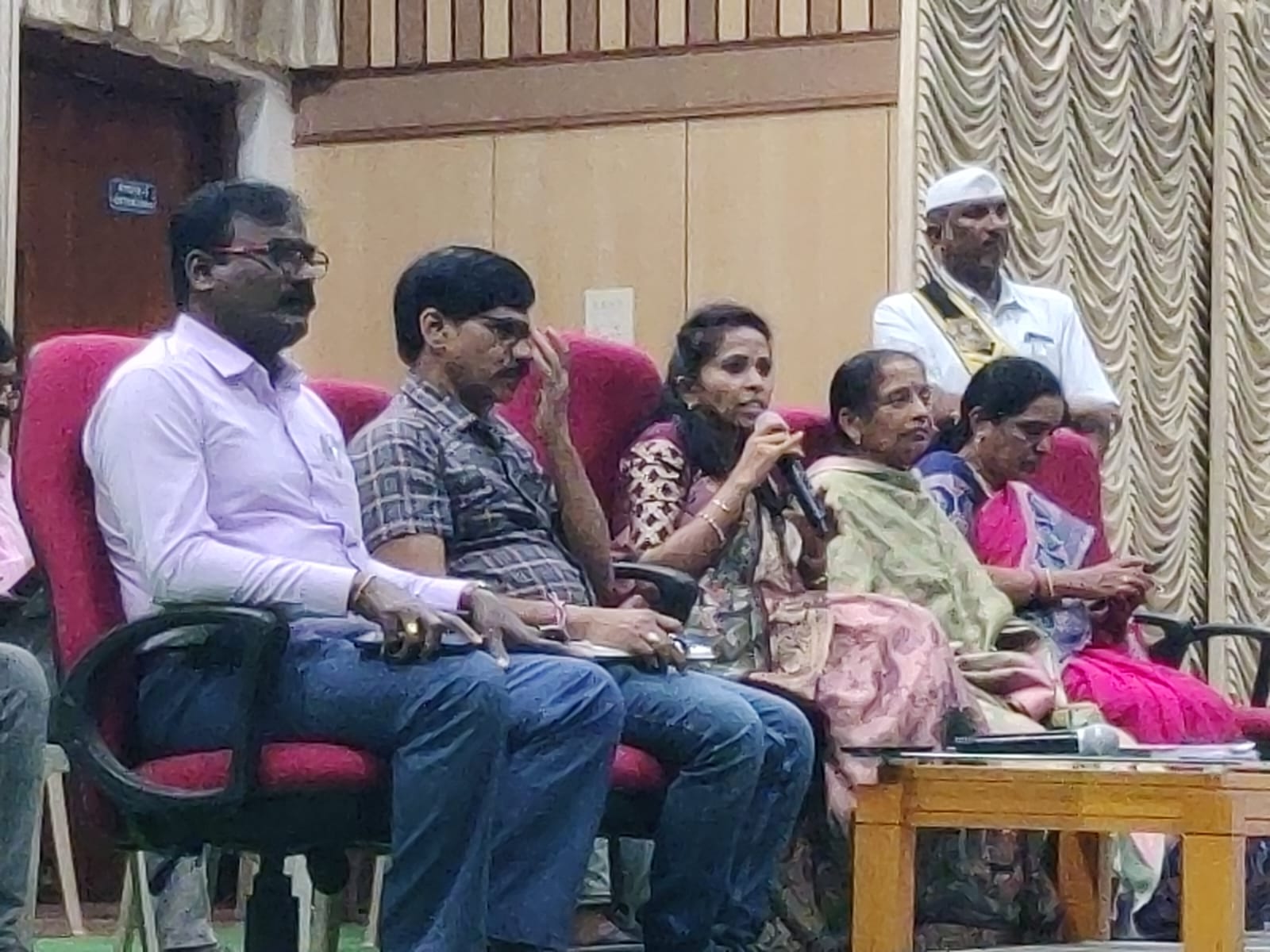 ప్రతి ఓటర్ కు ఓటరు స్లిప్పు అందజేయాలి…