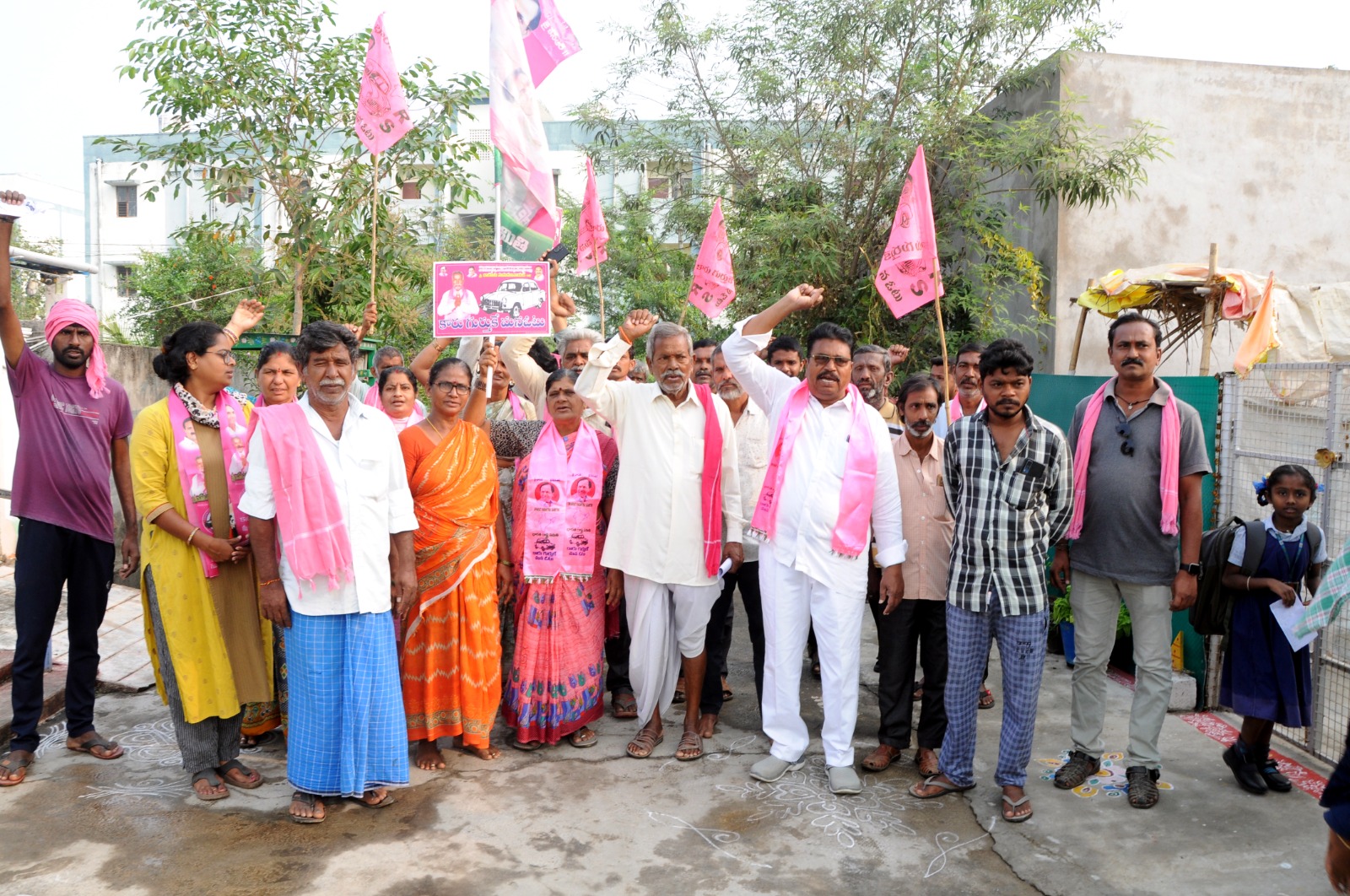 టిఆర్ఎస్ అభ్యర్థులను గెలిపించండి..