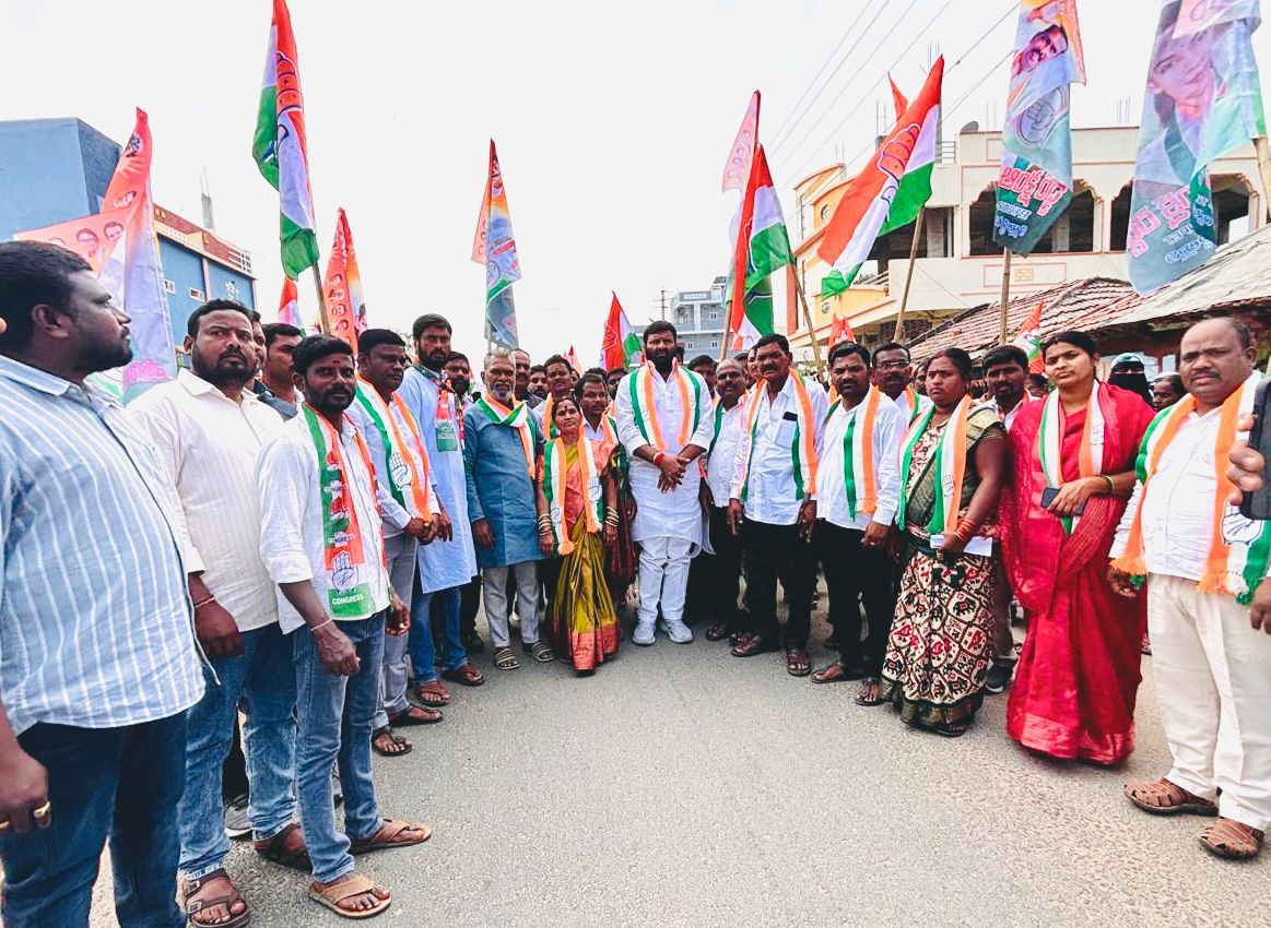 గజ్వేల్-ప్రజ్ఞాపూర్ మున్సిపాలిటీ ఎన్నికల ప్రచారంలో పాల్గొన్న కుత్బుల్లాపూర్ మాజీ శాసనసభ్యులు కూన శ్రీశైలం గౌడ్