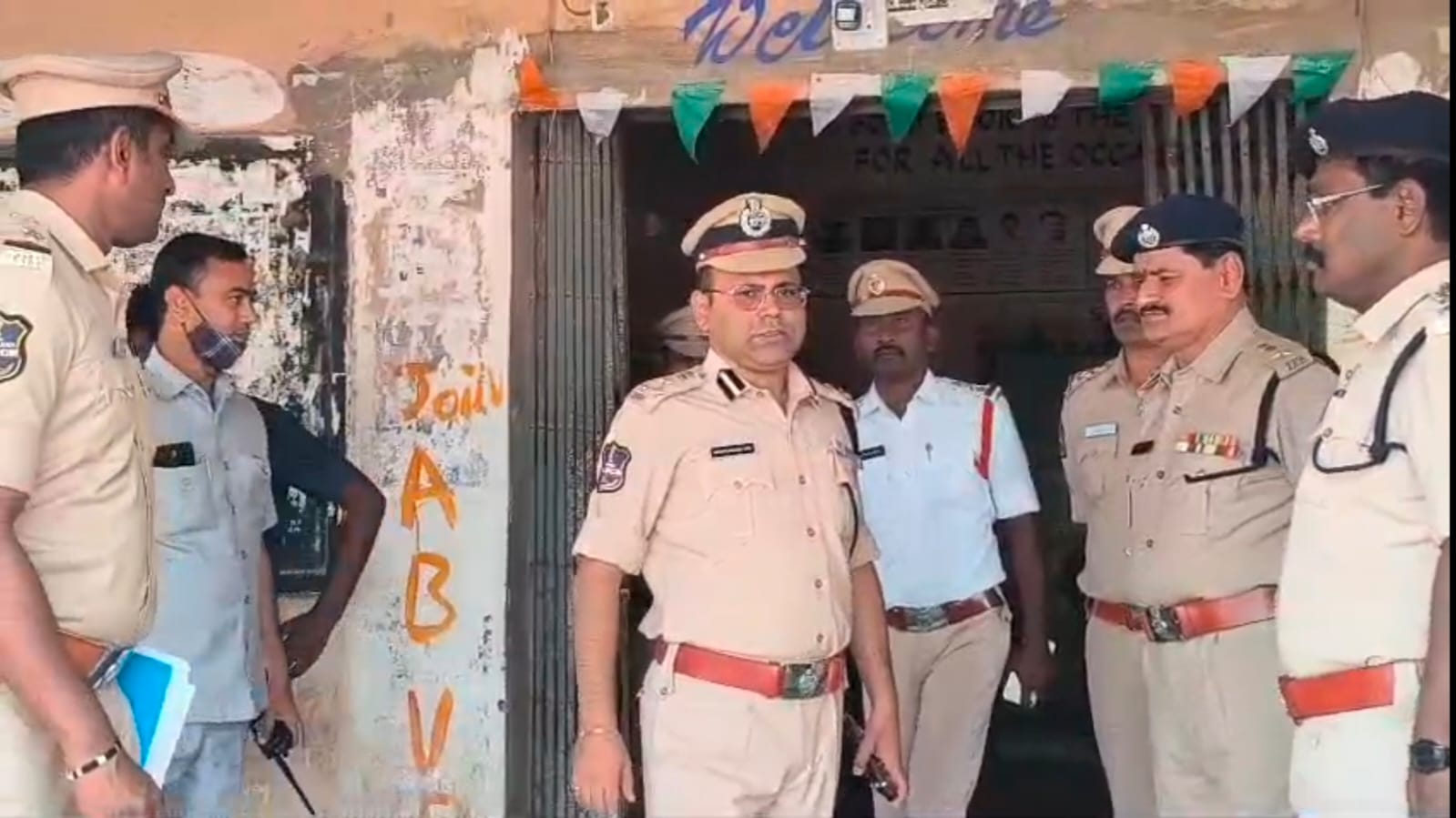 ప్రతి ఒక్కరూ స్వేచ్ఛగా తమ ఓటు హక్కును వినియోగించుకునేలా పటిష్టమైన భద్రతా చర్యలు…
