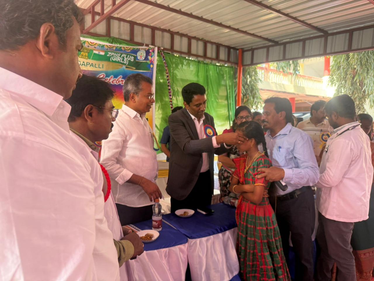 విద్యార్థుల కంటి ఆరోగ్యానికి భ‌రోసా