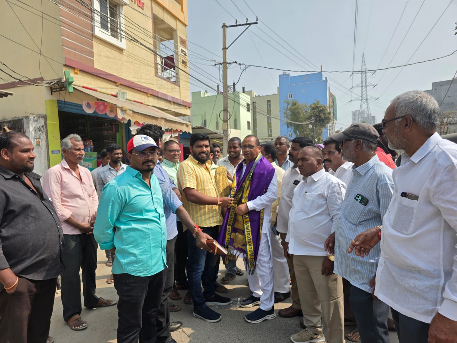 అల్విన్ కాలనీ డివిజన్ సమస్యలపై పాదయాత్ర చేసిన కార్పొరేటర్ వెంకటేష్ గౌడ్
