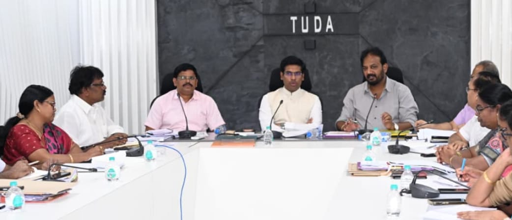 చెరువుల సుందరీకరణ వేగవంతం కావాలి